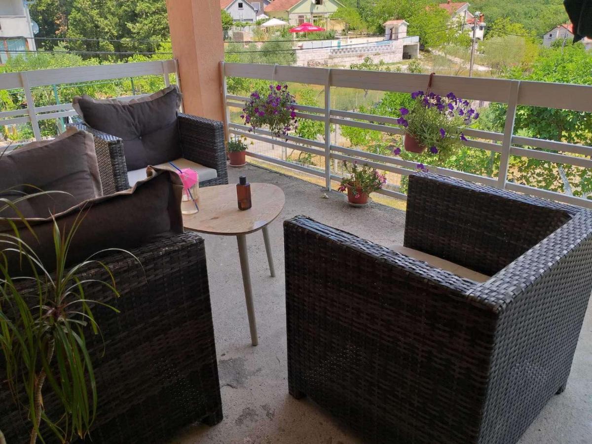 Apartment Davidovic 티바트 외부 사진